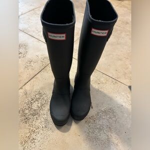 Black tall Hunter rain boots woman size 7